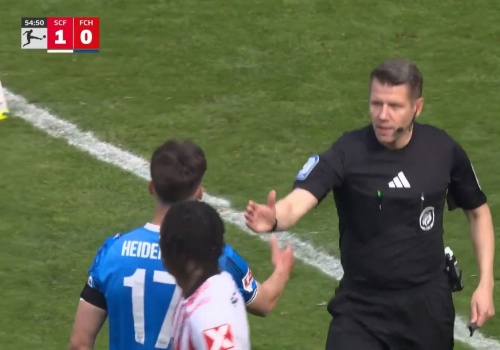 Gest fair play w Bundeslidze. Sędzia podziękował mu za to zachowanie