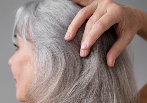 Efekt botoksu na włosach w domu - tani hit z Polski, który wygładza i pogrubia pasma bez wizyty u fryzjera