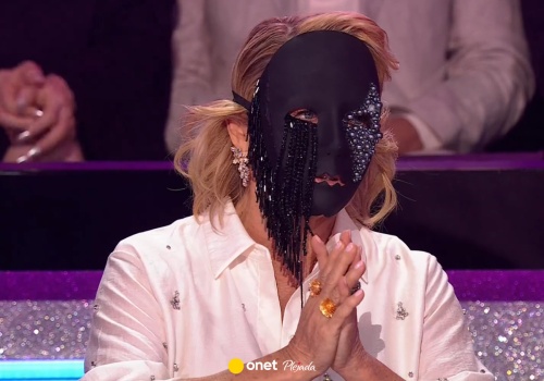 Kasprzyk przybrała maskę i oznajmiła: 