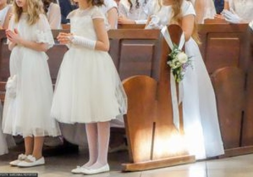 Co Polacy dają na komunię? 