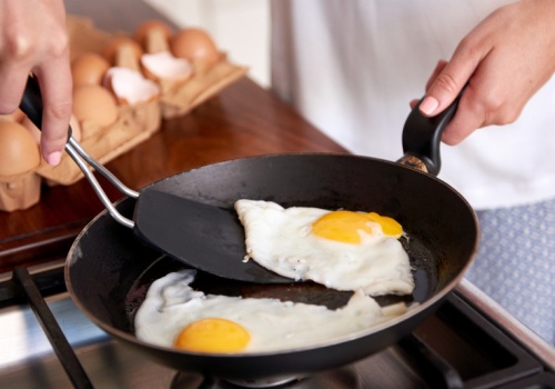 Śniadanie tylko o tej porze. Naukowcy: sprzyja niższemu BMI