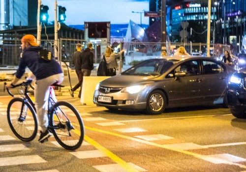 Przejazd rowerowy bez tajemnic. Kto naprawdę ma pierwszeństwo?