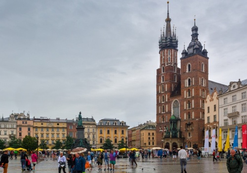 Uwaga na mróz i deszcz! IMGW wydał ostrzeżenia. Arktyczne powietrze przyniosło gwałtowną zmianę