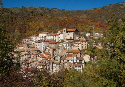 Trochę jak włoska Lanckorona. Trzeba tam jechać przynajmniej raz w życiu. Widoki nieziemskie