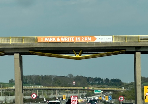 Takiego baneru jeszcze nie widziałem. W Austrii zrobili miejsca 