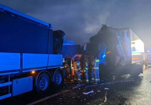 Tragiczny wypadek na A2 o świcie. Jedna osoba nie żyje
