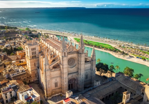 Zbiór lotów do Hiszpanii od 203 PLN 🌤️😎✈️ Bilety z 3 polskich miast 😉