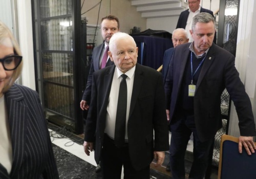 Bocheński porównuje PiS do armii. 