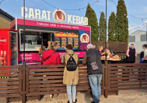 Carat Kebab otwiera food truck w Iławie. Nowy punkt przy Kauflandzie