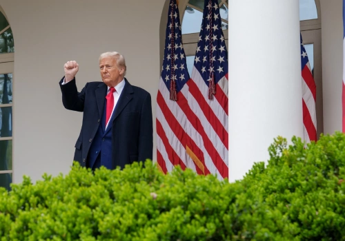 Donald Trump znów to zrobił. Kruchy rozejm na Bliskim Wschodzie