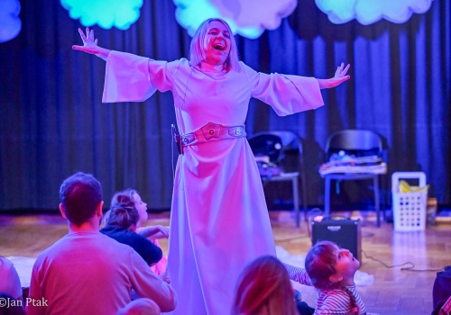 Od Śnieżki po kosmiczne opowieści. Muzyczna podróż dla najmłodszych w Raciborskim Centrum Kultury