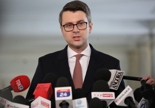 Müller chce zakazać wyboru polityków do TK. Sam głosował za powołaniem Piotrowicza i Pawłowicz