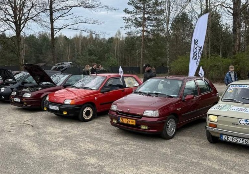 Rozpoczęcie sezonu 2026 z Renault. Spotkanie generacji: Clio I i Clio VI