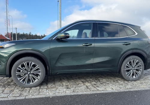 4,7-metrowy SUV z zasięgiem 950 km tanieje do 119 900 zł. Właściciel Volvo nie zawodzi jakością wykończenia