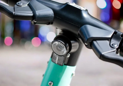 Policja alarmuje po wypadku w Dobrym Mieście: Hulajnoga to nie pojazd dwuosobowy!