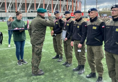 Mistrzowie z Ciechanowca! Uczniowie klas wojskowych bezkonkurencyjni w wojewódzkiej spartakiadzie