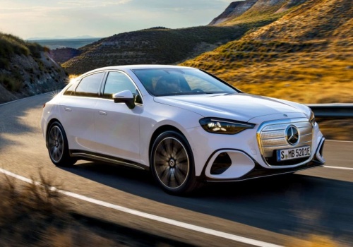 Nowa klasa C to odpowiedź Mercedesa na BMW i3. Ma 489 KM i zapewnia do 762 km zasięgu