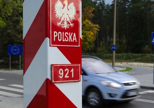 Eksperci ostrzegają kierowców z Niemiec przed tankowaniem w Polsce. “Za to grozi wysoka kara”