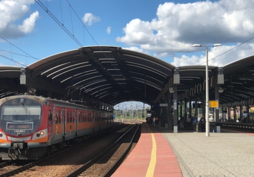 Kolej wjeżdża na wyższy poziom. Ponad 179 mln zł na budowę i remont dworców