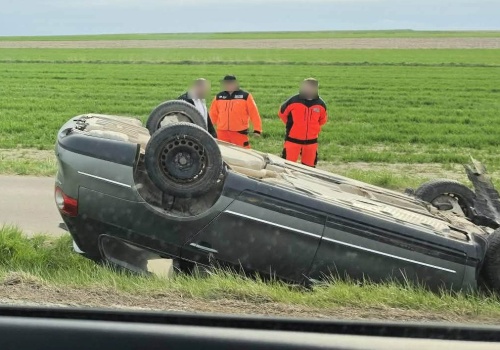 Dachowanie na trasie Lublin – Zamość. Są niewielkie utrudnienia w ruchu