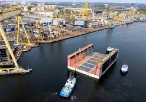 Gigantyczny dok wodowany w Szczecinie. Trwa skomplikowana operacja