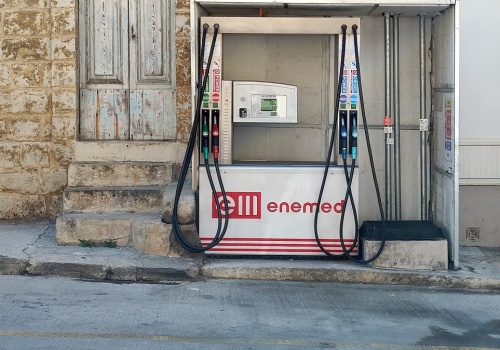 Czy to najmniejsza stacja benzynowa świata? Nie wykluczam