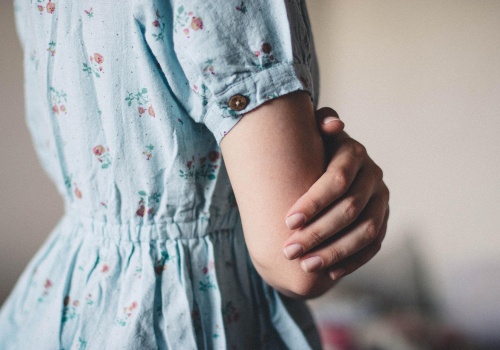 Łokieć golfisty - ból po wewnętrznej stronie łokcia