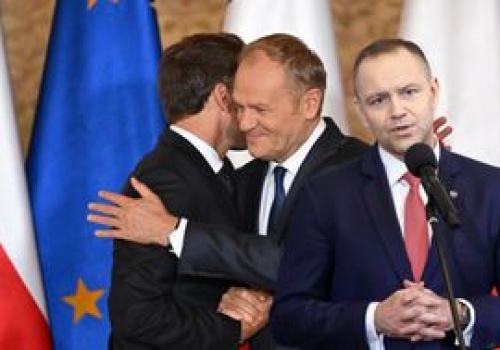 Tusk zablokował spotkanie Nawrocki-Macron? Jest komentarz z rządu