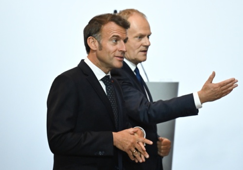 Macron z wizytą w Polsce. Spotkał się z Tuskiem, nie spotkał z prezydentem