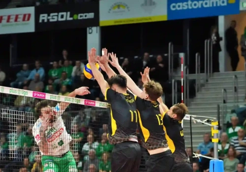 AZS Olsztyn szóstą siłą PlusLigi! Skra Bełchatów wywozi zwycięstwo z Uranii po tie-breaku