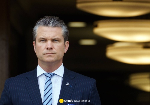 Demokraci krytykują sekretarza wojny. 