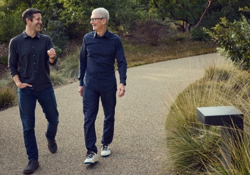 Tim Cook oddaje stery, twórca iPhone’a Air nowym CEO Apple