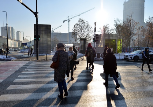 Fala zwolnień czy statystyczna iluzja? Oto co naprawdę dzieje się na rynku pracy