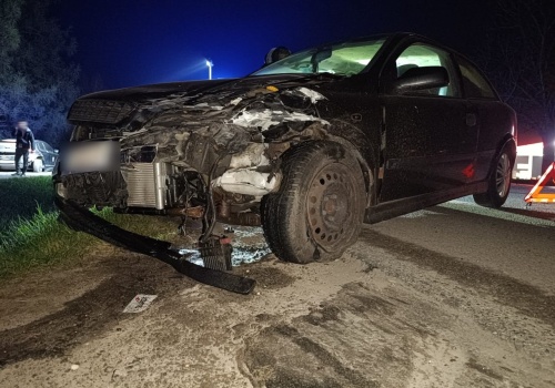 Lublin: staranował jadącego przed nim Hyundaia. Kierowca i pasażer uciekli pieszo