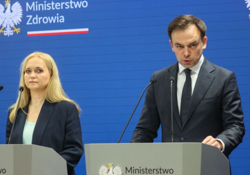 Szczepionki za 6 mld zł z wadą prawną? Nowy wątek w sporze Pfizer kontra Polska