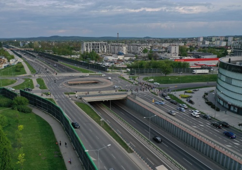 Pierwsze zmiany w ruchu – zaczyna się przygotowanie do budowy S74 w Kielcach