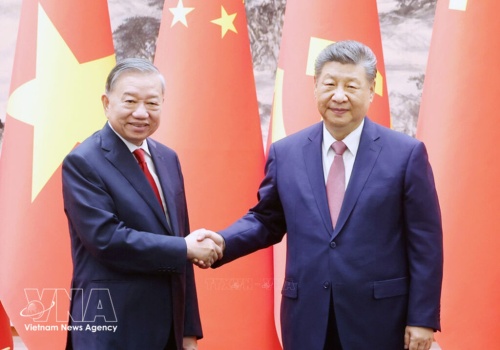 Wietnam i Chiny zacieśniają strategiczne więzi w cieniu globalnych zawirowań