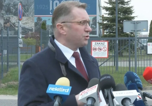 Burza po konferencji kandydata PiS na premiera. „Jakiś mandacik chyba się należy, co?”