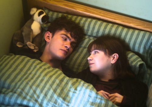 Najmilszy serial Netflixa będzie filmem, ale bez laureatki Oscara. Fani będą źli