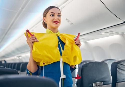 Dlaczego personel pokładowy wita się z pasażerami? Zanim usiądziesz w fotelu, już coś o tobie wiedzą