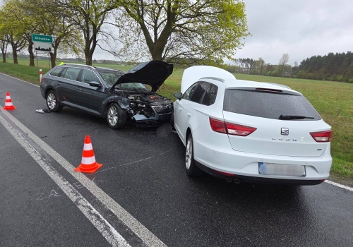 Zderzenie trzech samochodów w Droszkowie pod Zieloną Górą. Sprawczyni bez prawka, stanie przed sądem (ZDJĘCIA)