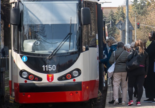 Pijana matka z małym dzieckiem w tramwaju. Miała prawie dwa promile alkoholu
