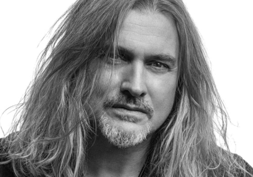 Maciek Balcar z nowym singlem „A może tak…”