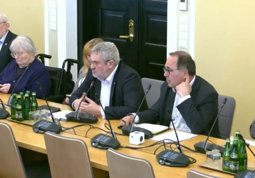 Alarm w Sejmie. Rolnicy mogą stracić dopłaty z UE