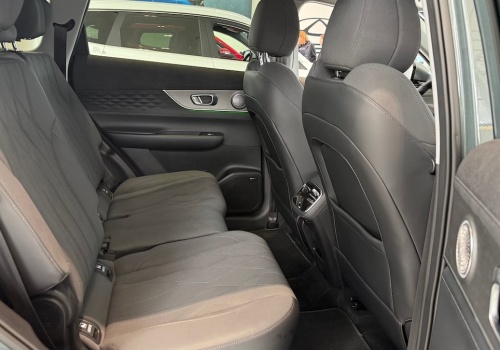 Polacy ruszyli po te 7-osobowe SUV-y. Sprzedaż idzie w setki, bo Chery przekonuje wykończeniem i spasowaniem