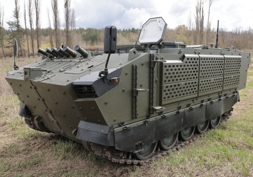 Ukraińska spółka UkrArmoTech testuje gąsienicowy transporter opancerzony Skiff