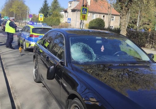 Dwie 13-latki potrącone przez BMW na przejściu dla pieszych