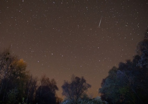 Rój Lirydów 2026 nad Polską. Kiedy i jak obserwować spadające gwiazdy?