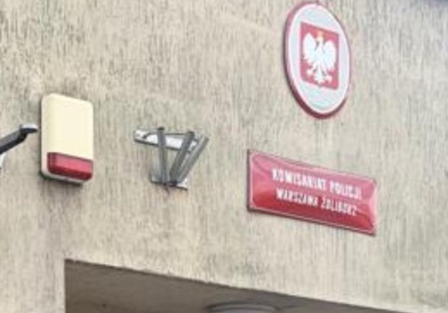 Ukrainiec na Bielanach poszedł do urzędu z fałszywymi dokumentami. Kupił je w sieci