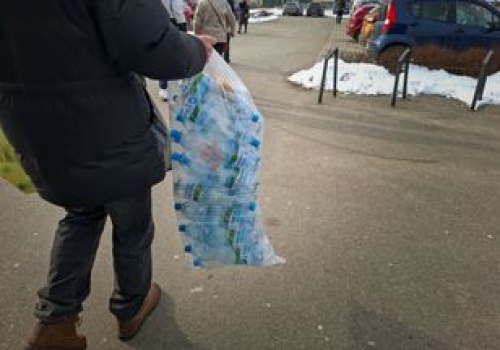 Zapłaciłeś kaucję, a maszyna wypluwa butelkę? Mówimy, co zrobić